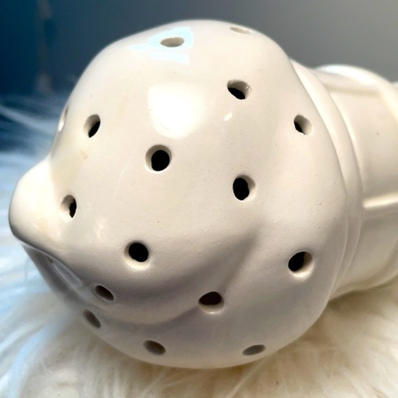 ICE CREAM SPRINKLE SHAKER | WHITE ICE CREAM NOVELTY SPRINKLES SHAKER - Picture 8 of 9